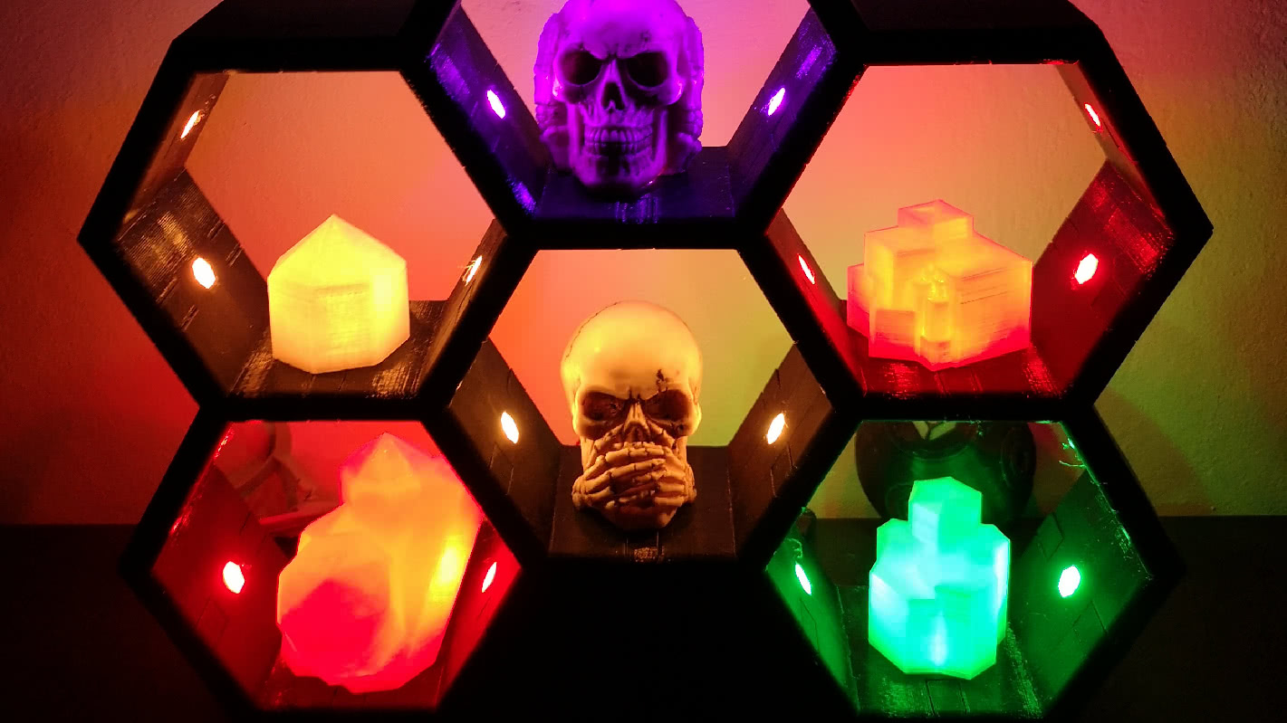 3D-Gedruckte Lichtinstallation, bestehend aus Hexagonen und LEDs